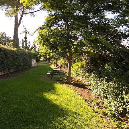 Shoresh Green Hills Family Suites Hotel Екстериор снимка