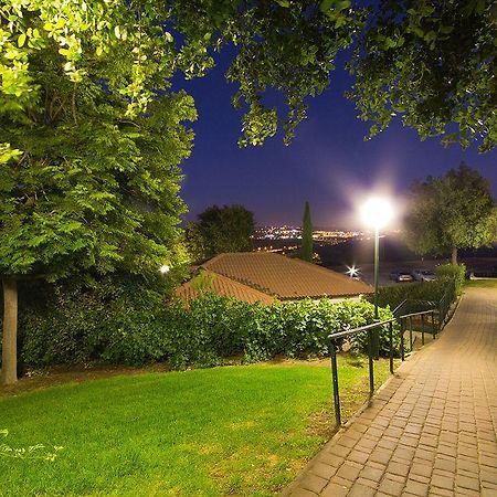 Shoresh Green Hills Family Suites Hotel Екстериор снимка