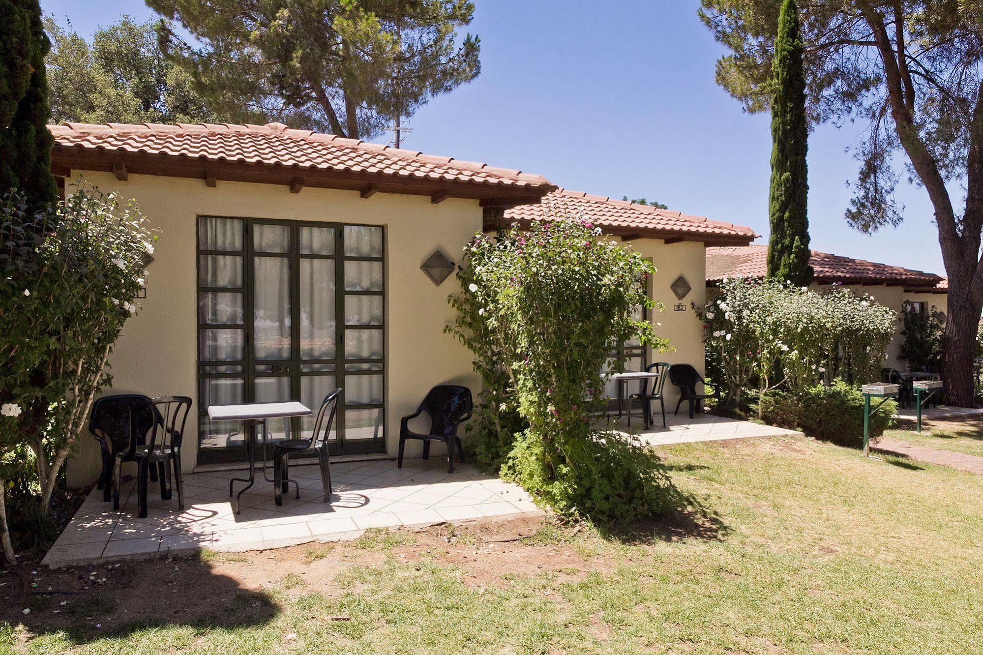 Shoresh Green Hills Family Suites Hotel Екстериор снимка