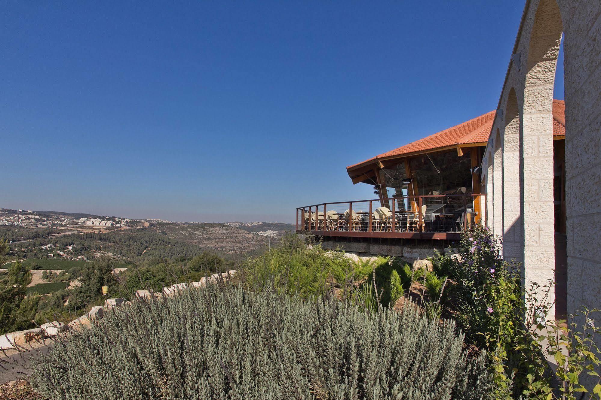 Shoresh Green Hills Family Suites Hotel Екстериор снимка
