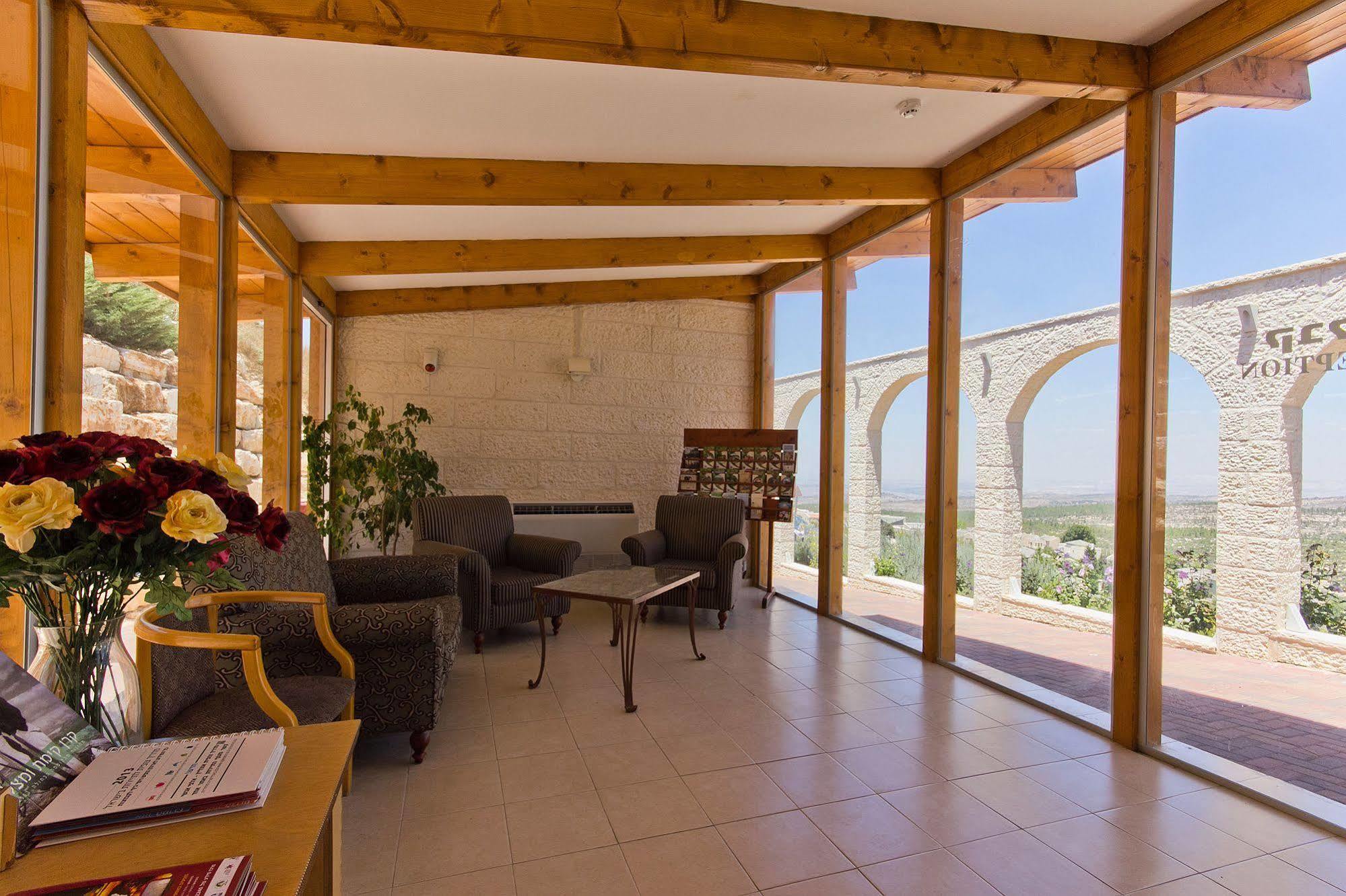 Shoresh Green Hills Family Suites Hotel Екстериор снимка