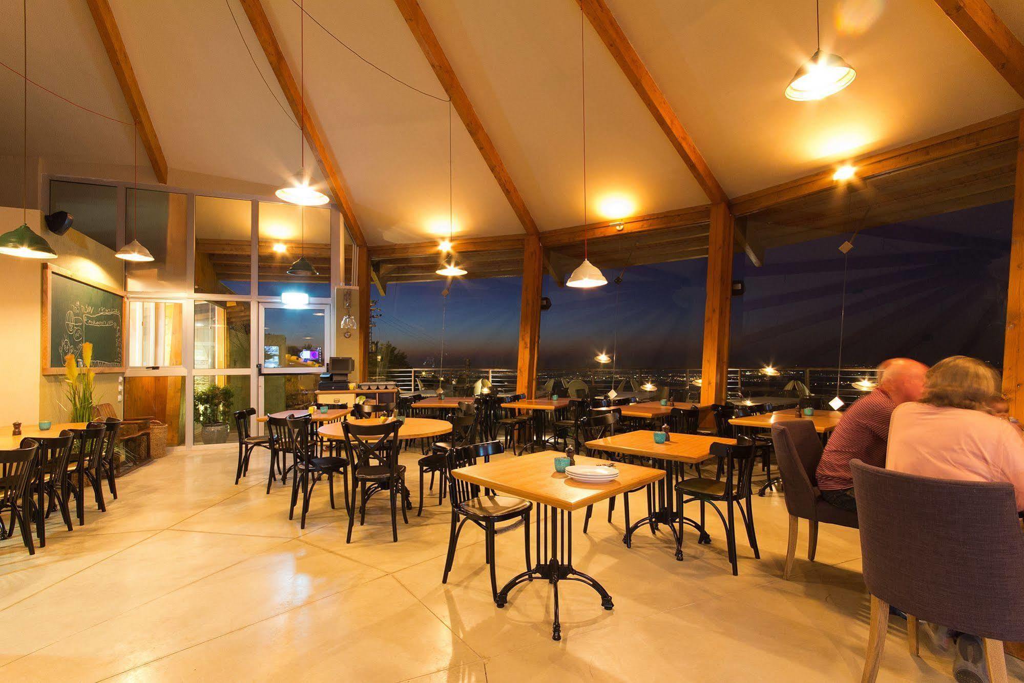 Shoresh Green Hills Family Suites Hotel Екстериор снимка