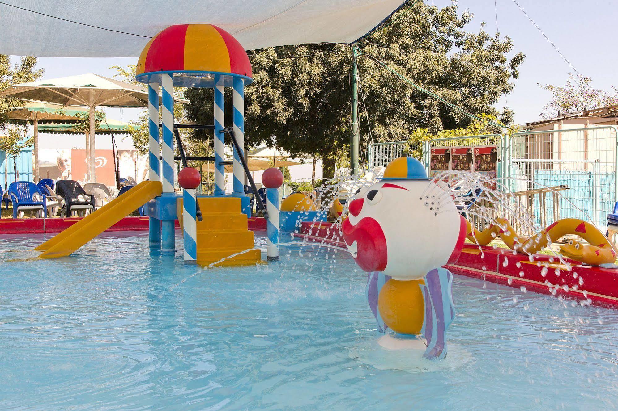 Shoresh Green Hills Family Suites Hotel Екстериор снимка